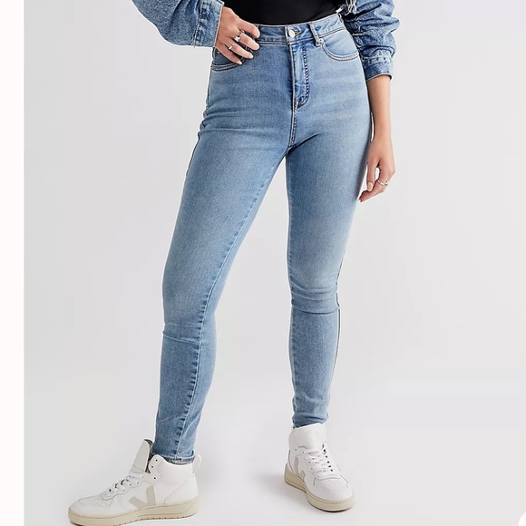 Free People Denim - 🔥FLASH SALE Free People High Waisted Skinny Jeans